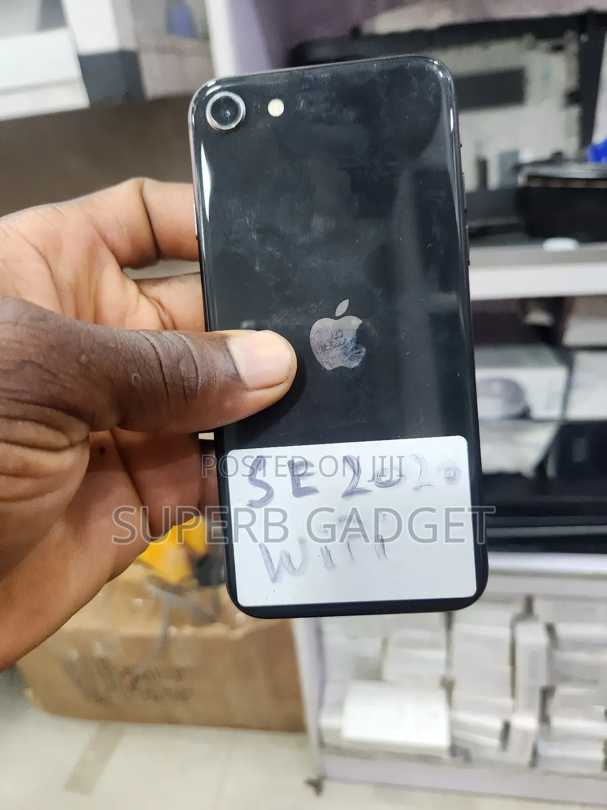Apple iPhone SE (2020) 64 GB Black