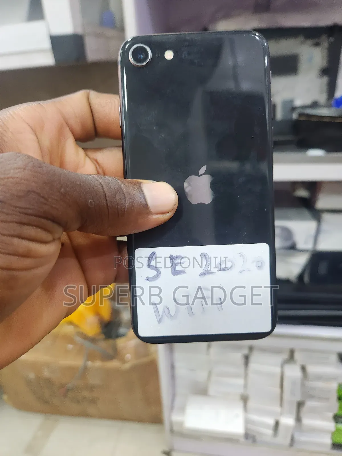 Apple iPhone SE (2020) 64 GB Black