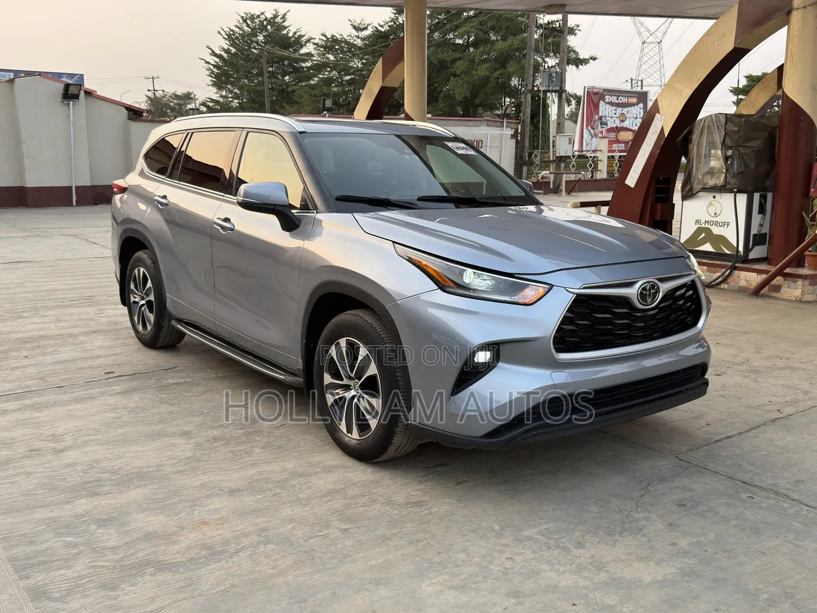 Toyota Highlander XLE 2022 Gray