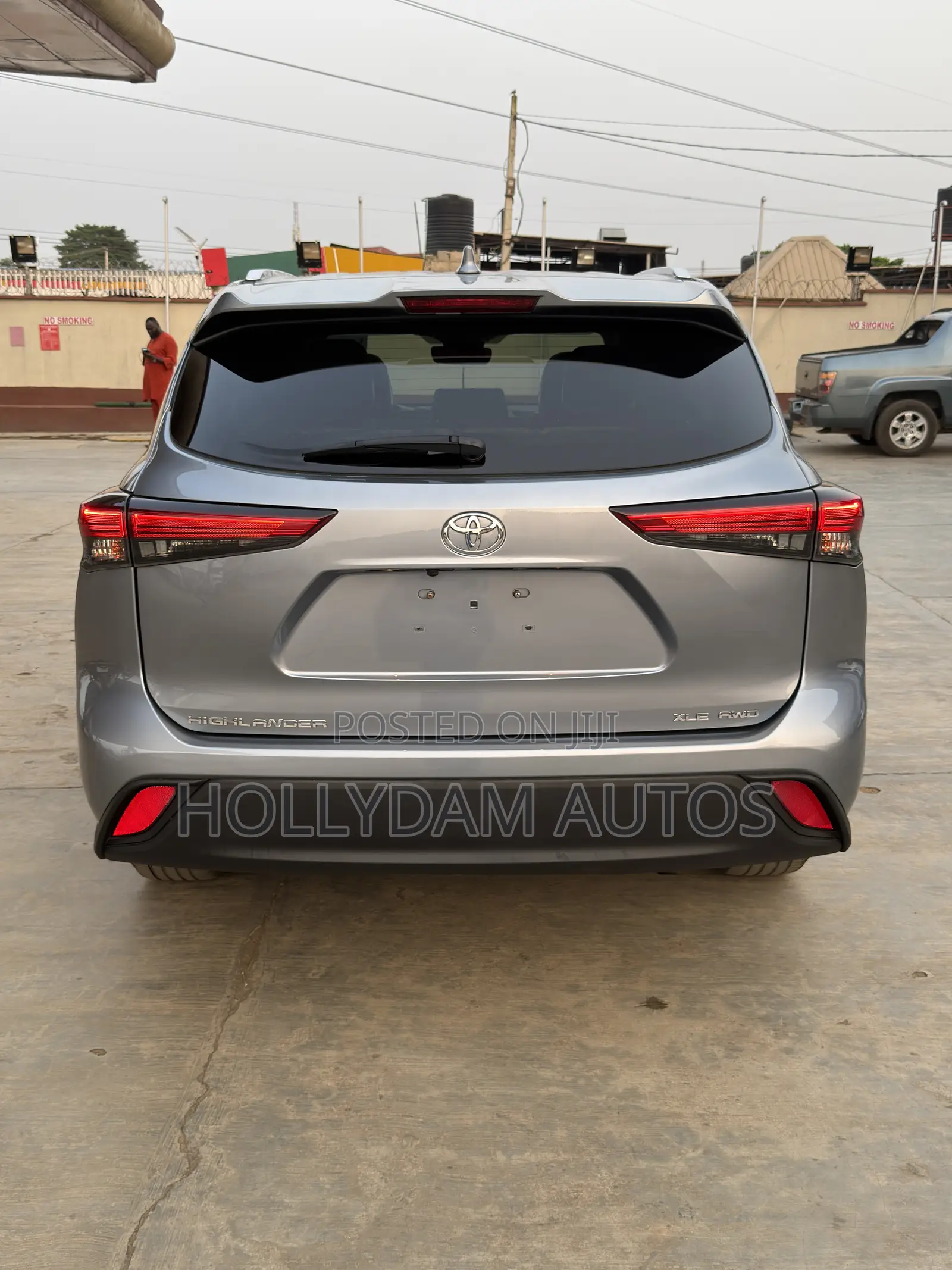 Toyota Highlander XLE 2022 Gray