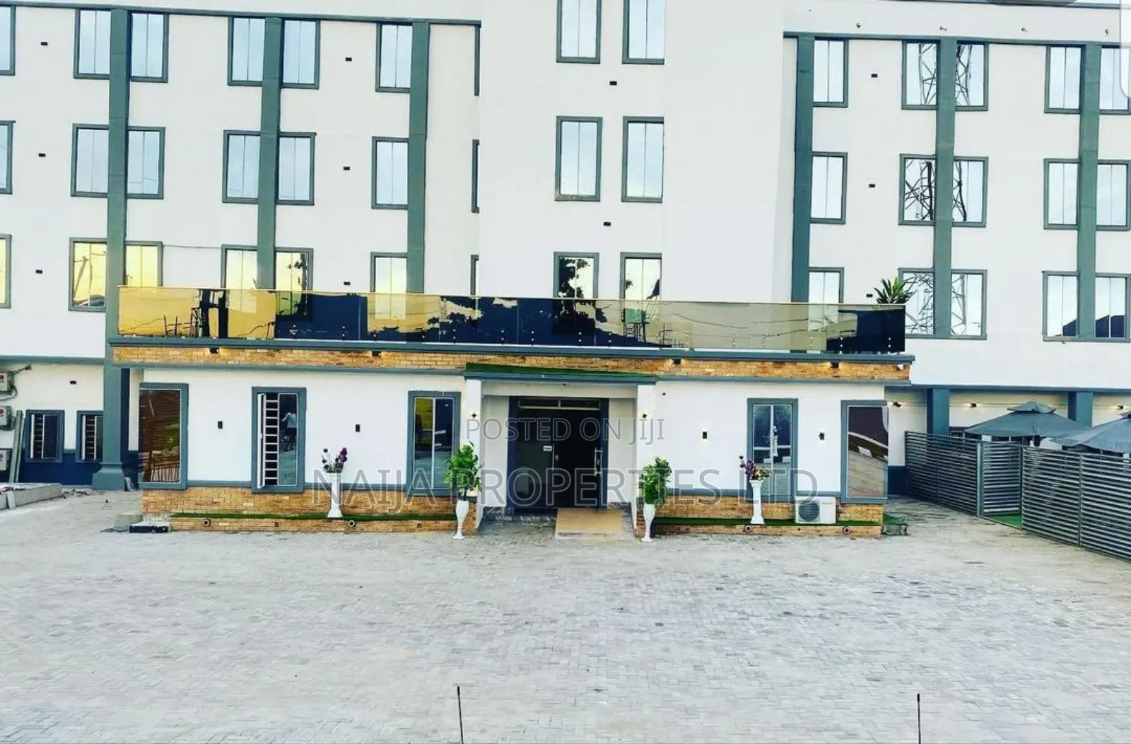 Functioning 27 Rooms Hotel in Ajah for Sale