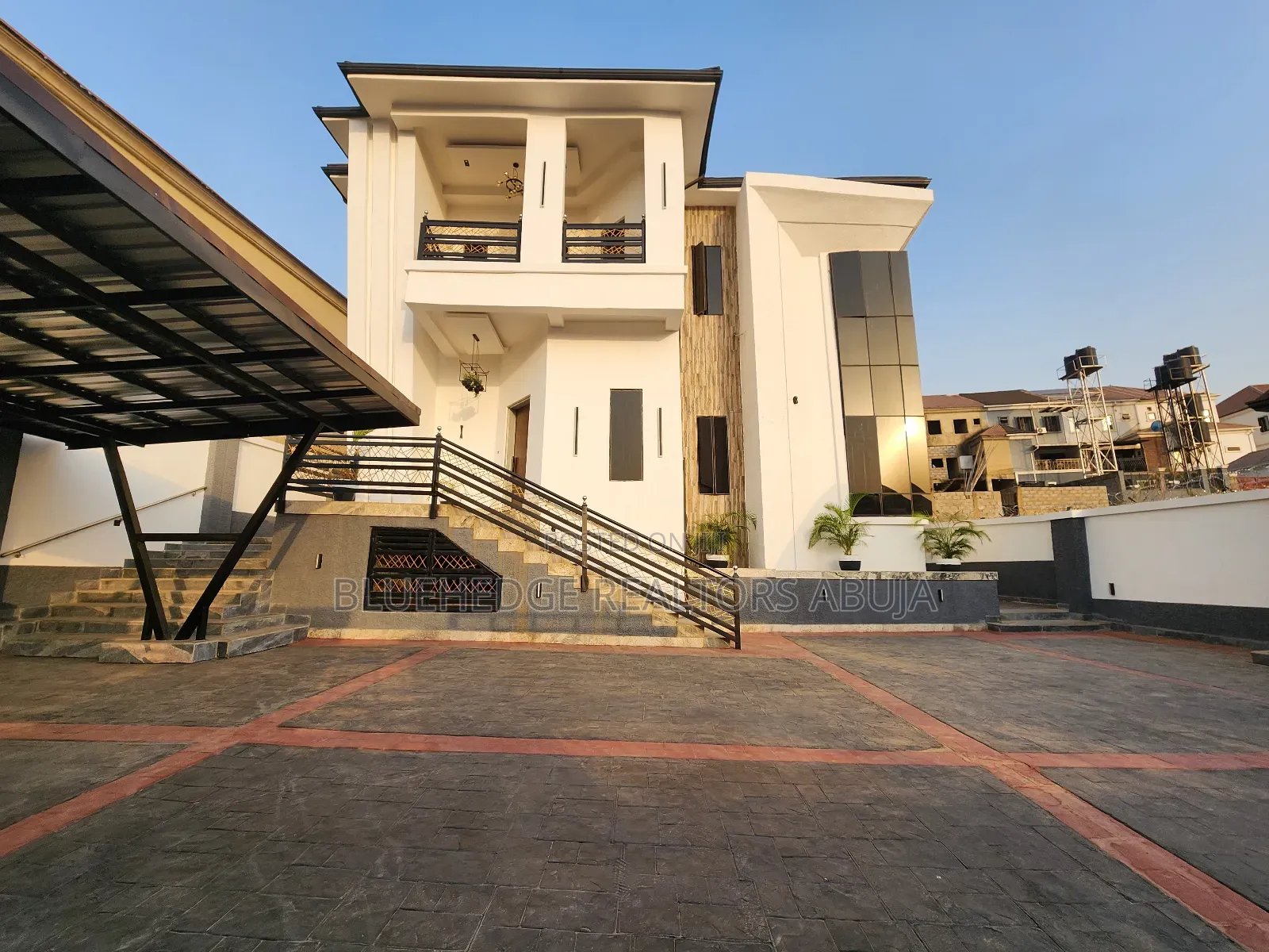 5bdrm Duplex in Asokoro for sale
