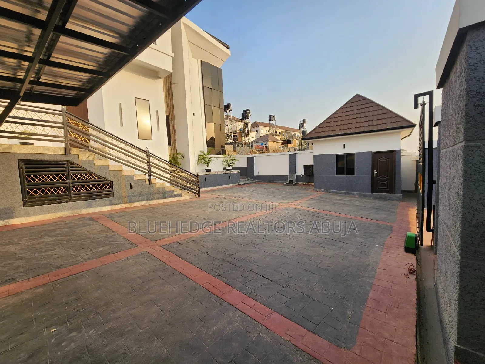 5bdrm Duplex in Asokoro for sale