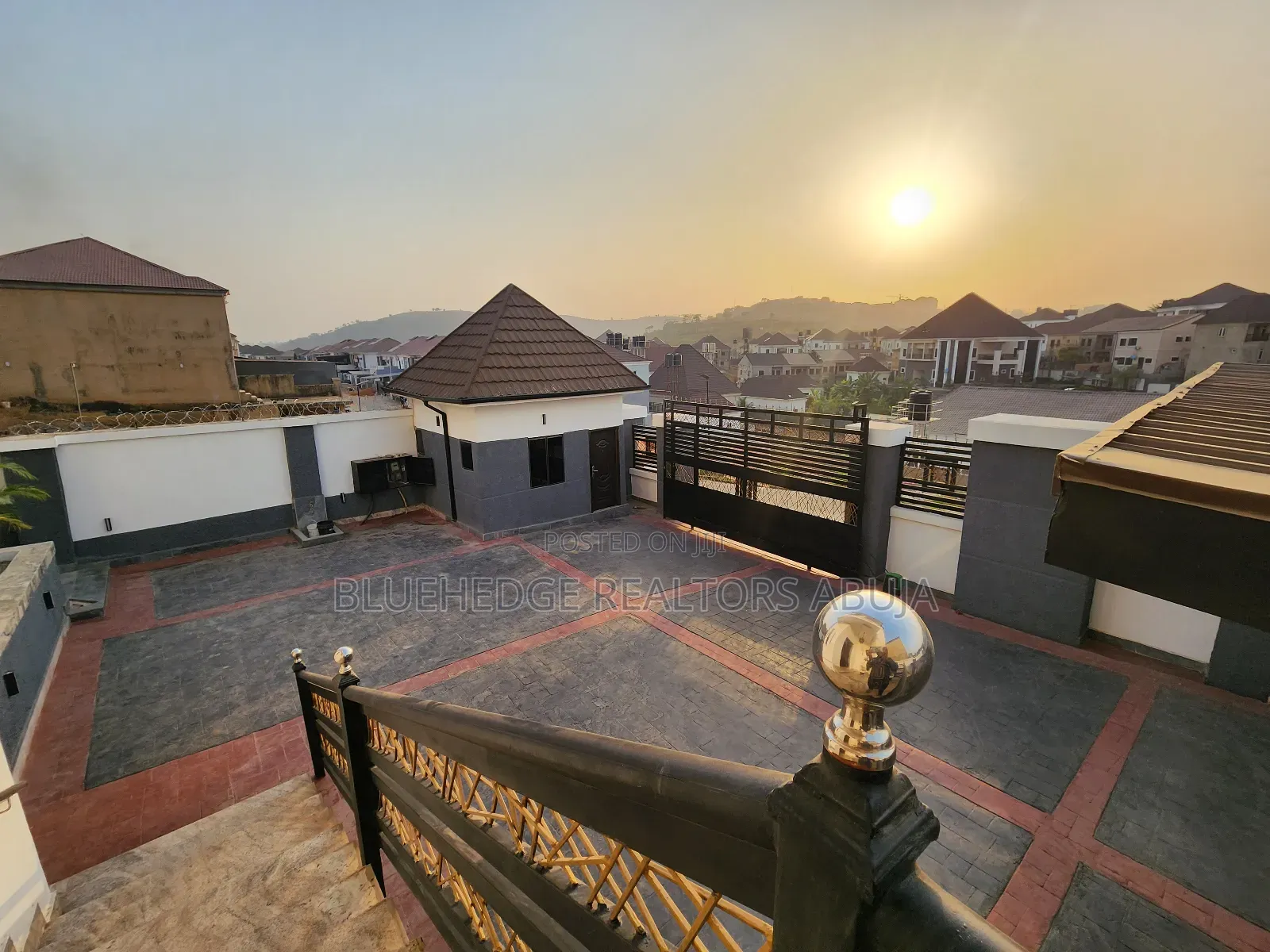 5bdrm Duplex in Asokoro for sale