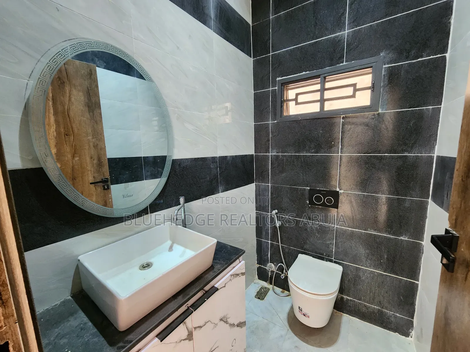 5bdrm Duplex in Asokoro for sale