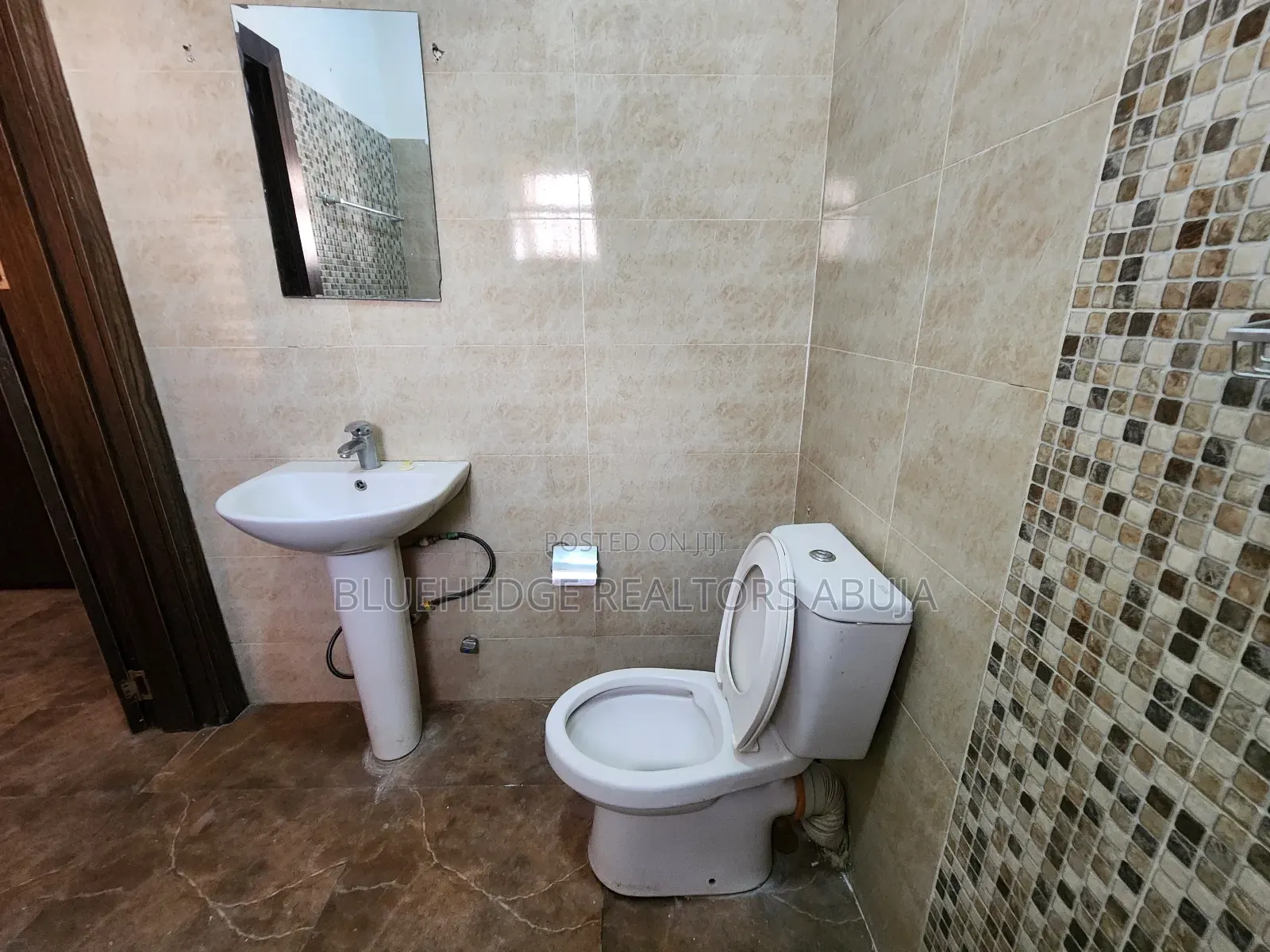 Fully Furnished and Serviced Luxury One Bedroom Apartment