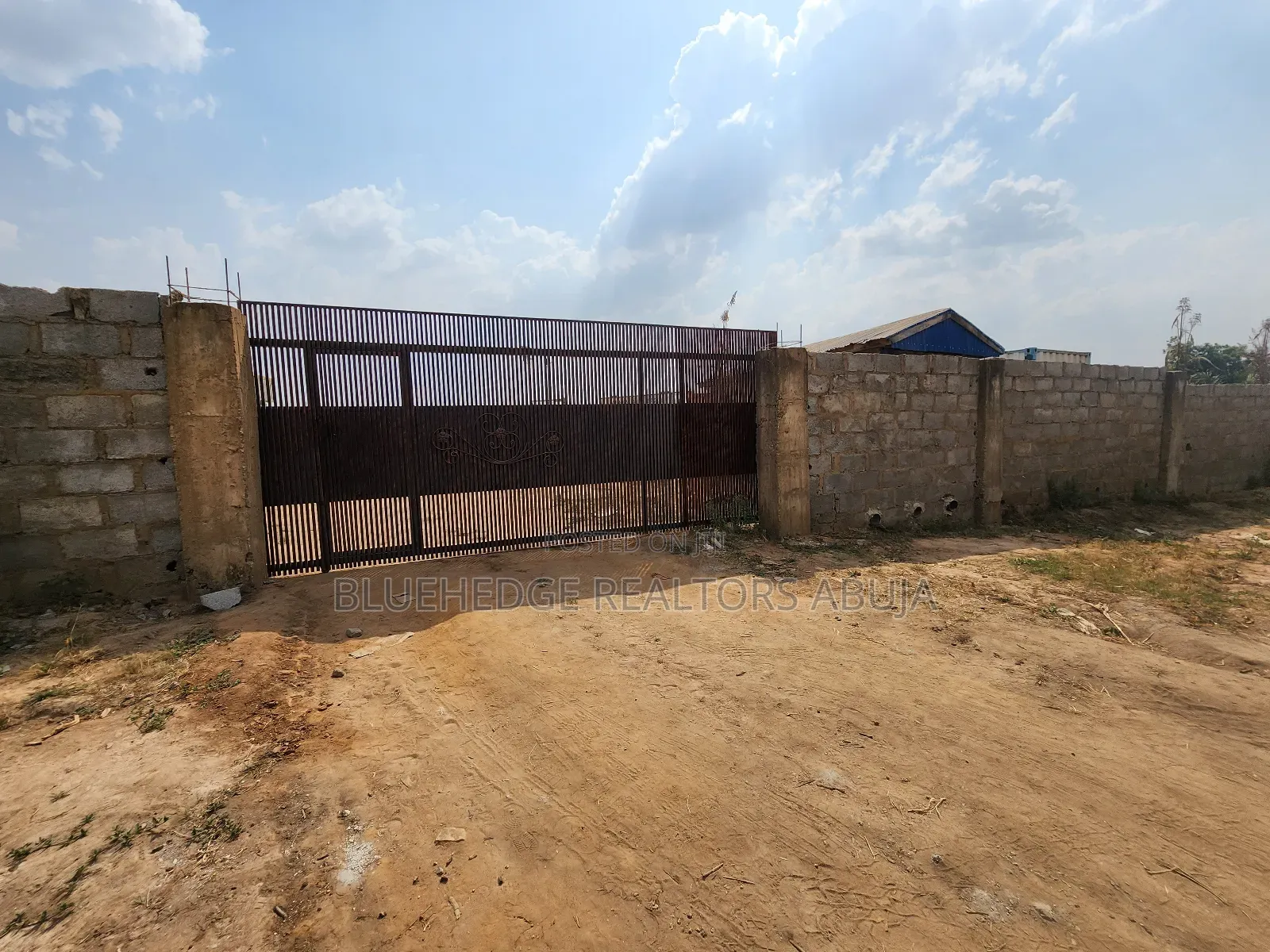Well Located and Rapidly Developing Estate Lands