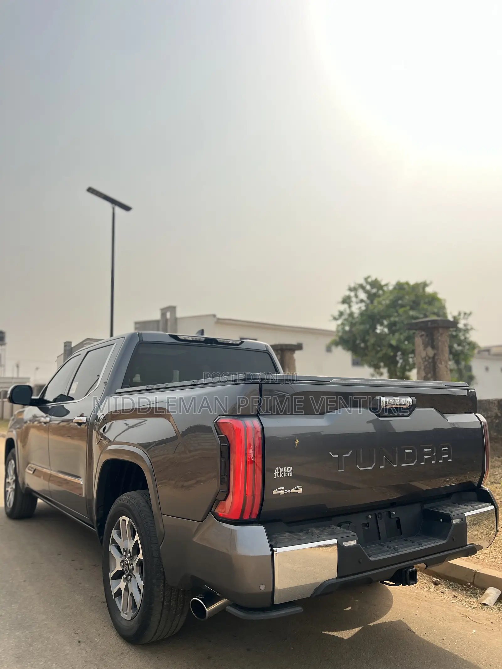 Toyota Tundra 2024 Gray