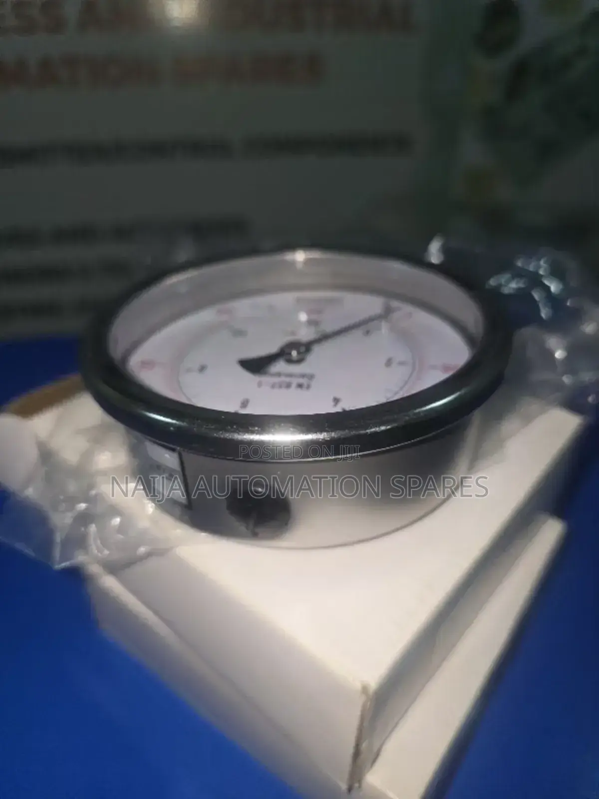 Wika Pressure Gauge O-10 Bar Diameter 4" Connection Bottom G1/2"