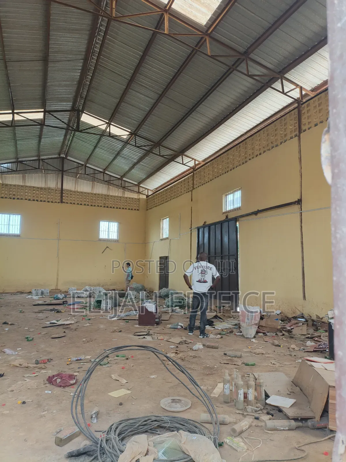 Facing Road Warehouse Facing New Busy Gberigbe Road Ikorodu With Shops