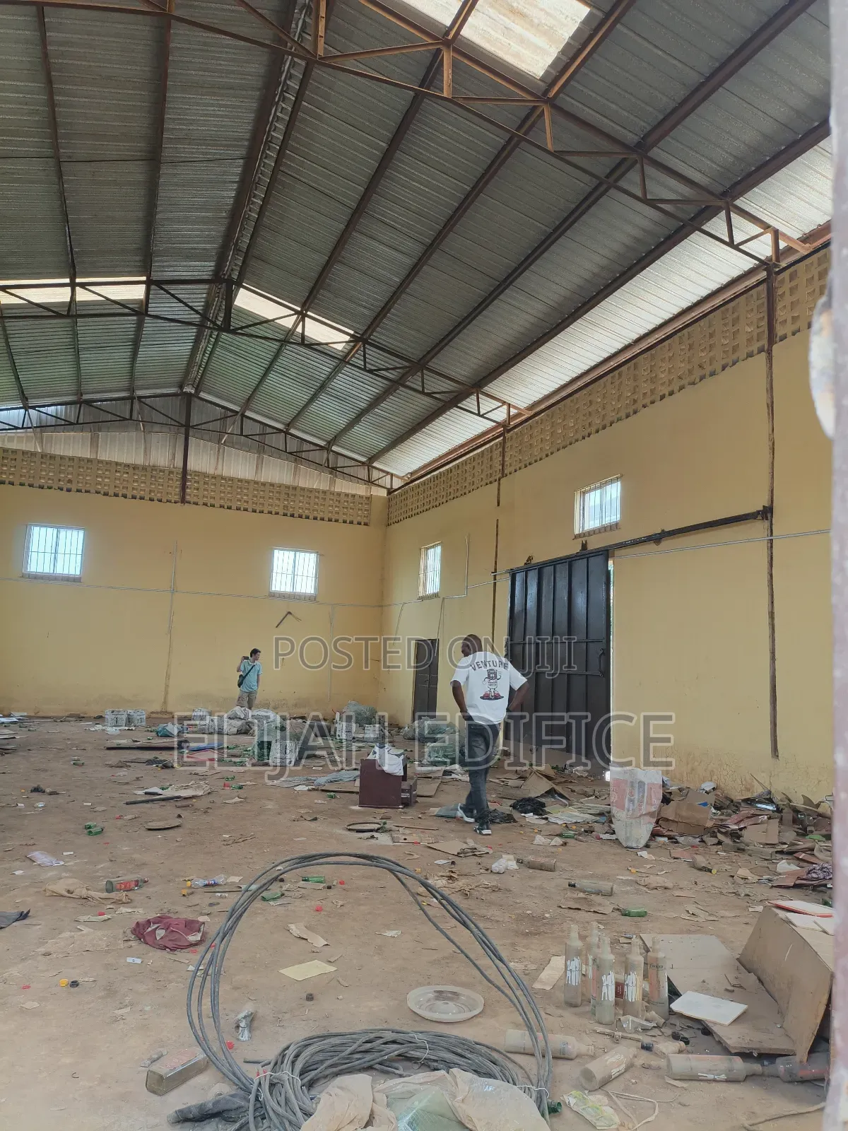 Facing Road Warehouse Facing New Busy Gberigbe Road Ikorodu With Shops