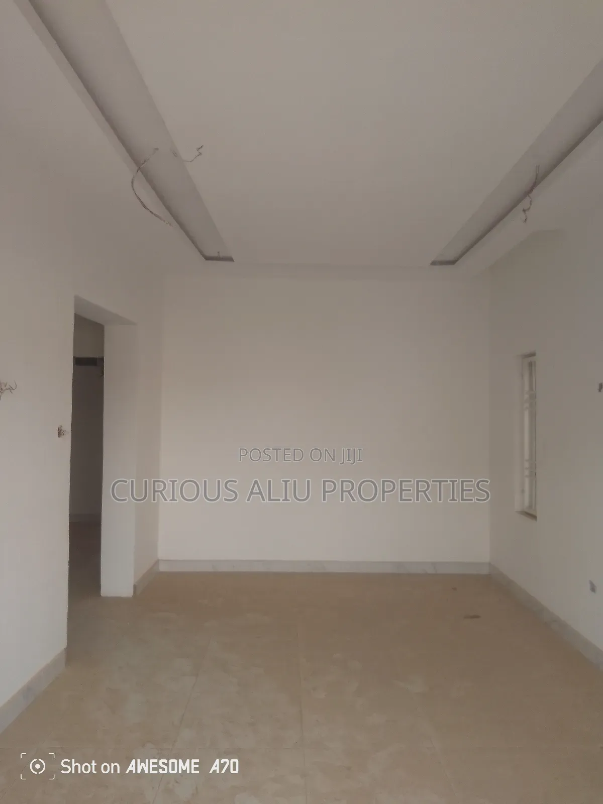 5bdrm Duplex in Mini Estate, Life Camp for sale