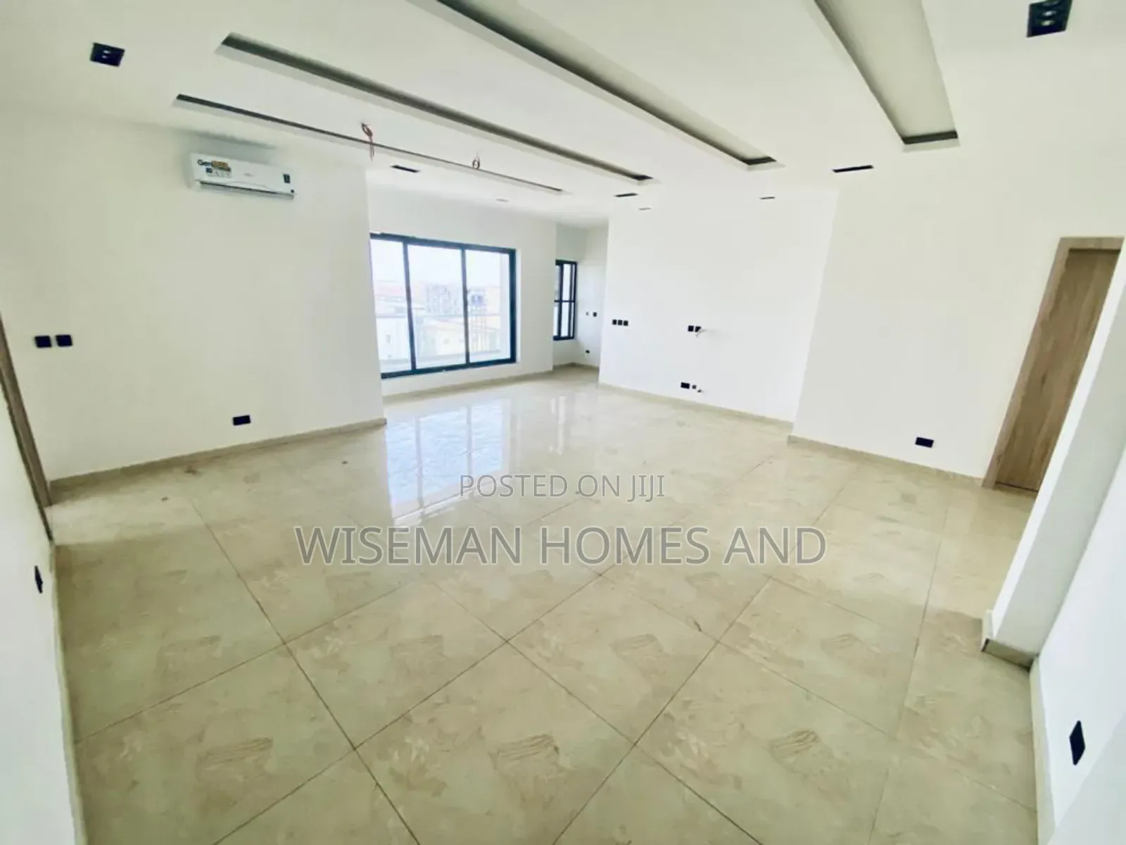 3bdrm Apartment in Lekki Phase 1 for sale