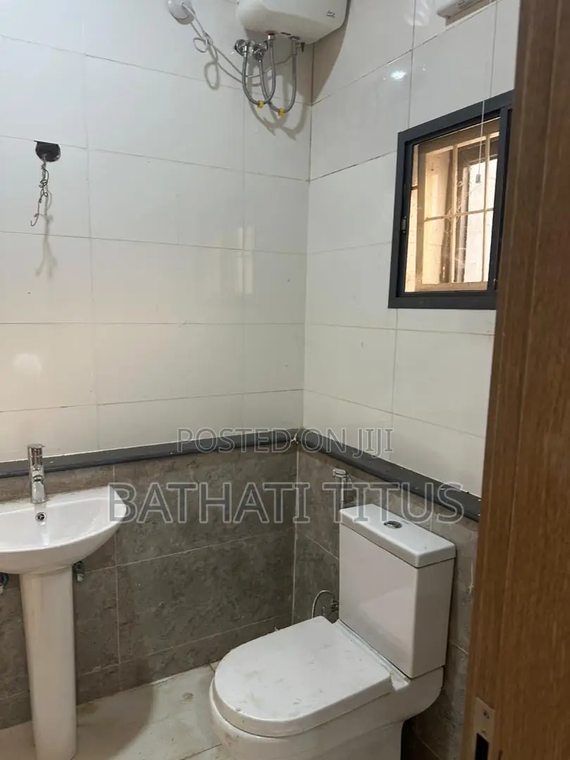 4bdrm Duplex in Durumi for sale