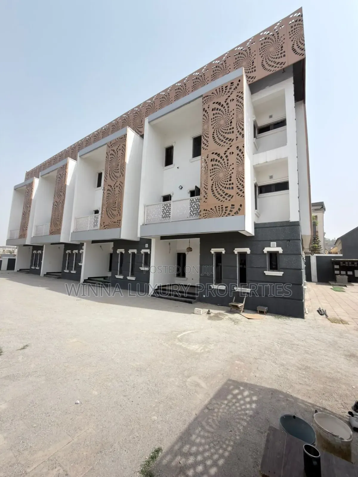 Newly Built 4 Bedrooms Terrace