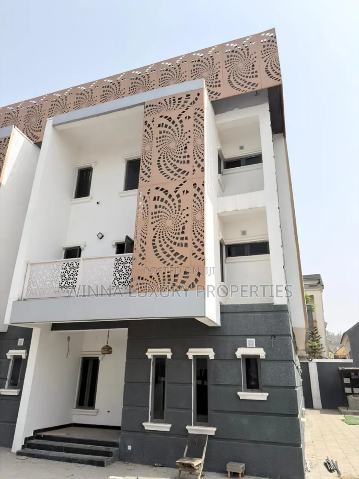 Newly Built 4 Bedrooms Terrace