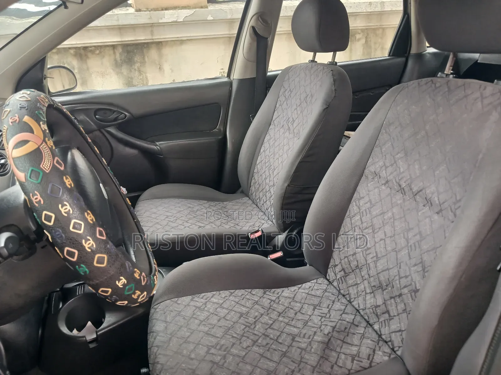 Ford Focus 2000 Gold