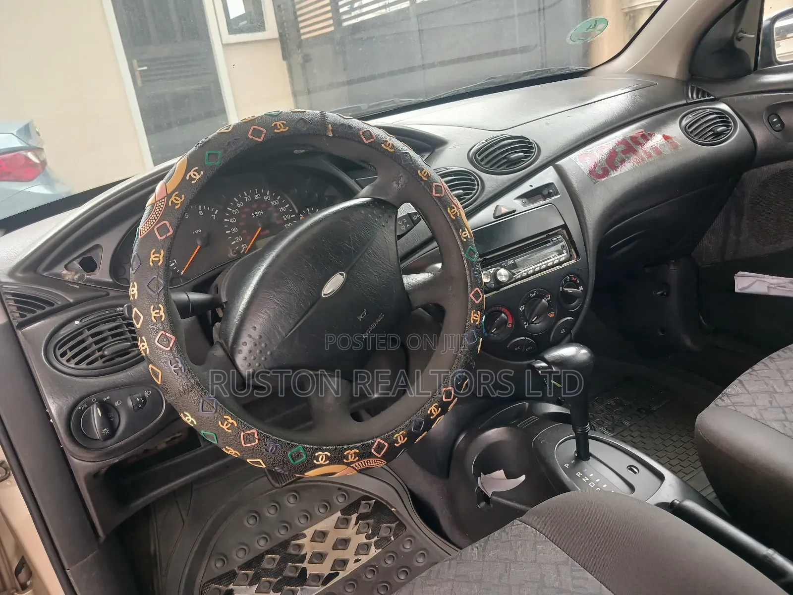 Ford Focus 2000 Gold