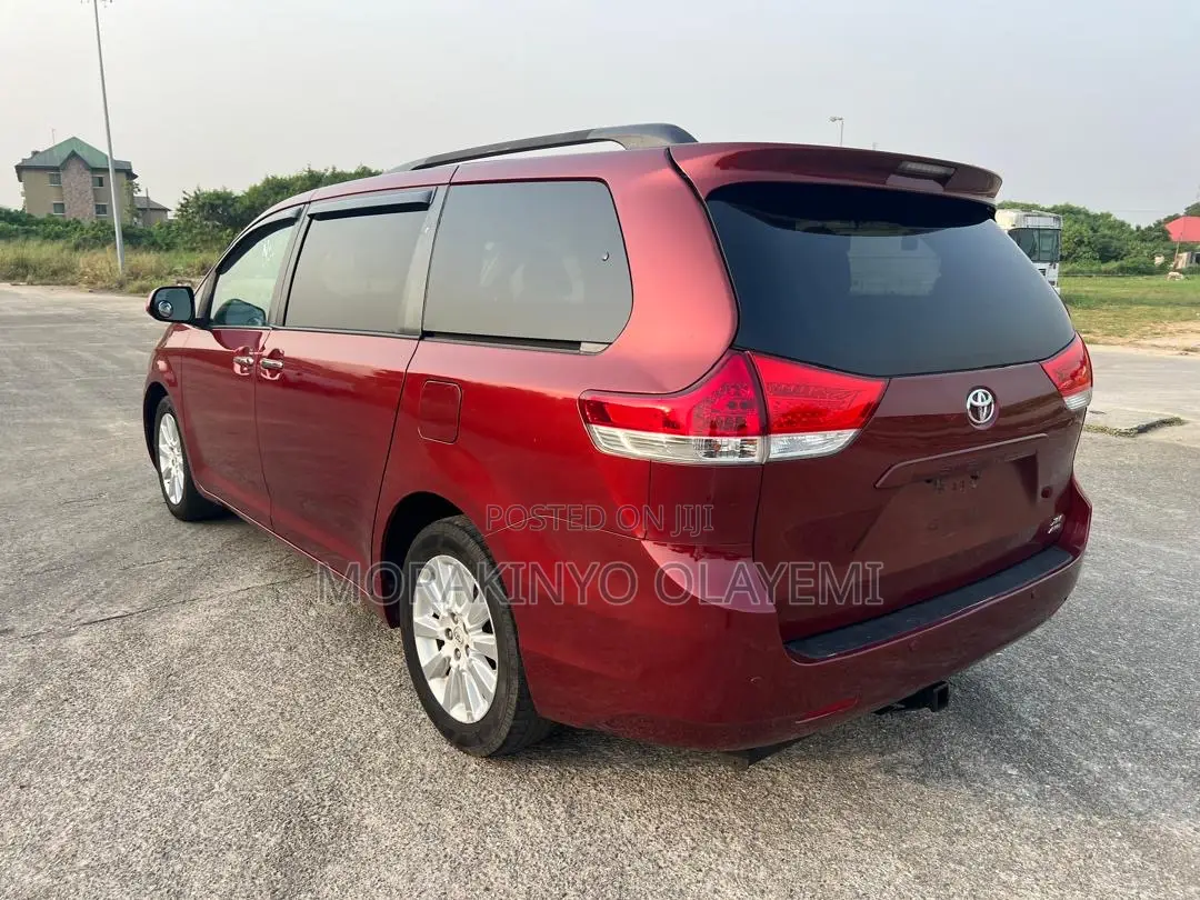 Toyota Sienna XLE 7 Passenger Mobility 2012 Red
