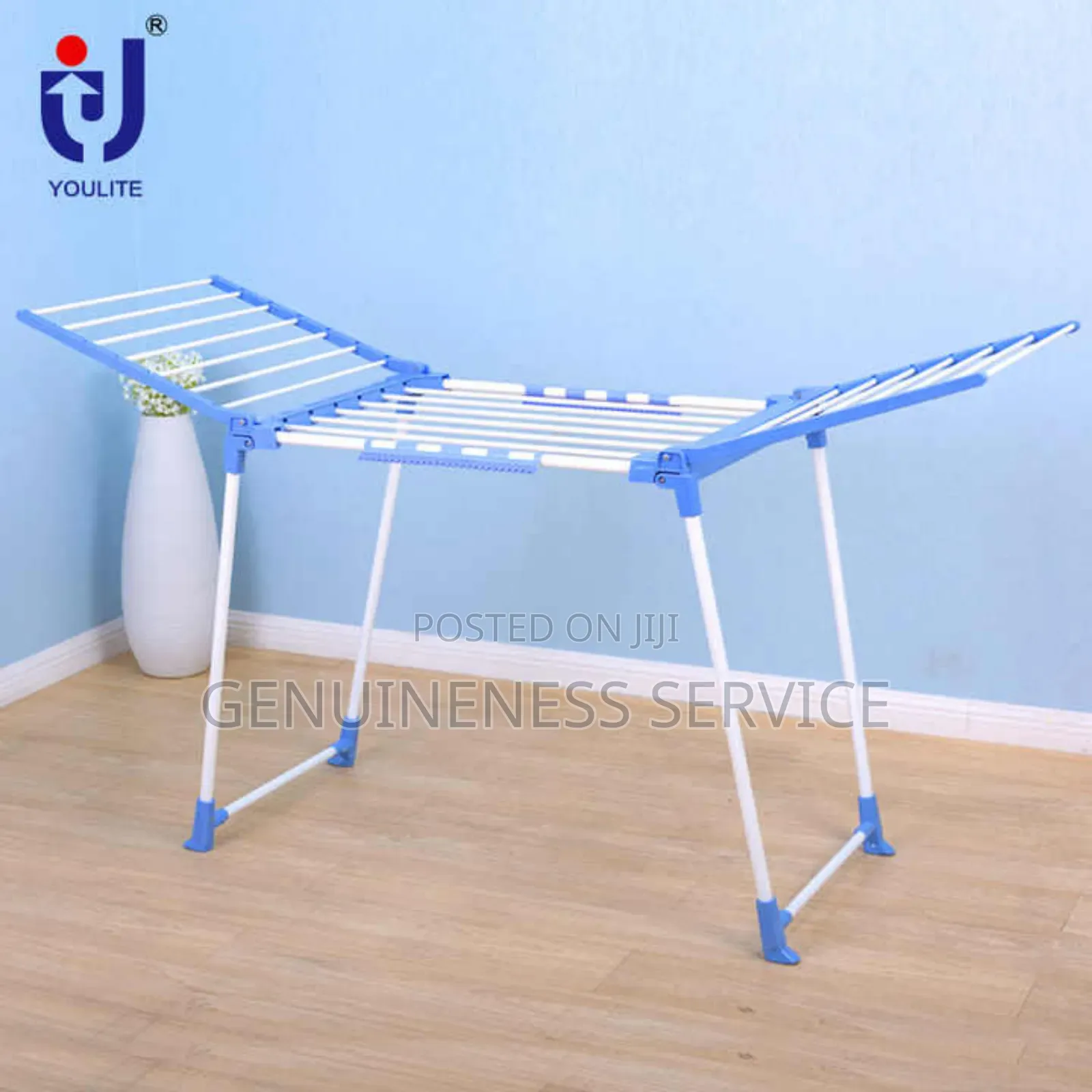 Foldable and Durable Baby Clothes Hanger and Family Use.
