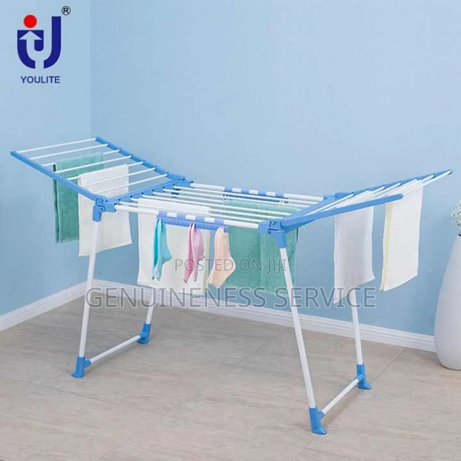 Foldable and Durable Baby Clothes Hanger and Family Use.