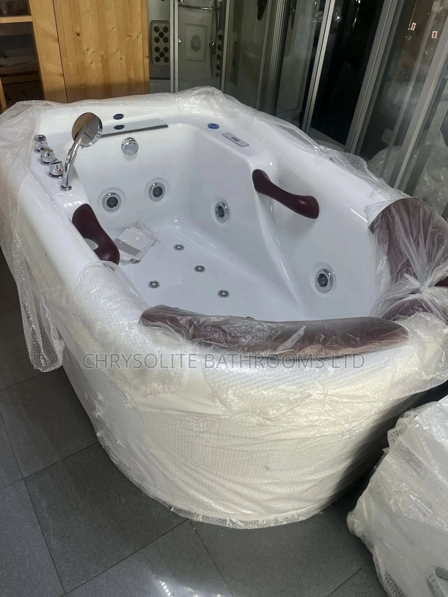 Hydromassage Jacuzzi Bathtub
