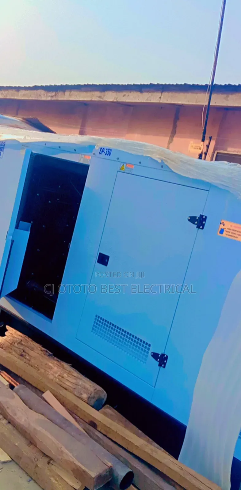 Big Engine 350kva England Perkins Gen Soundproof 2 Years Warranty