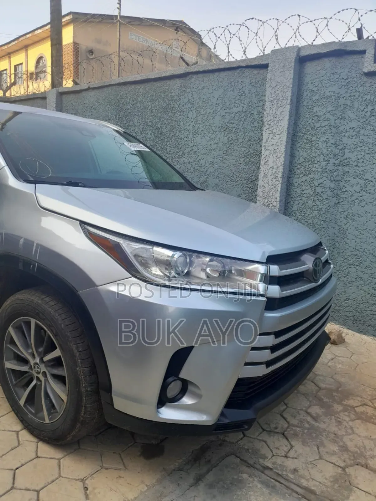 Toyota Highlander XLE 4x4 V6 (3.5L 6cyl 8A) 2018 Blue