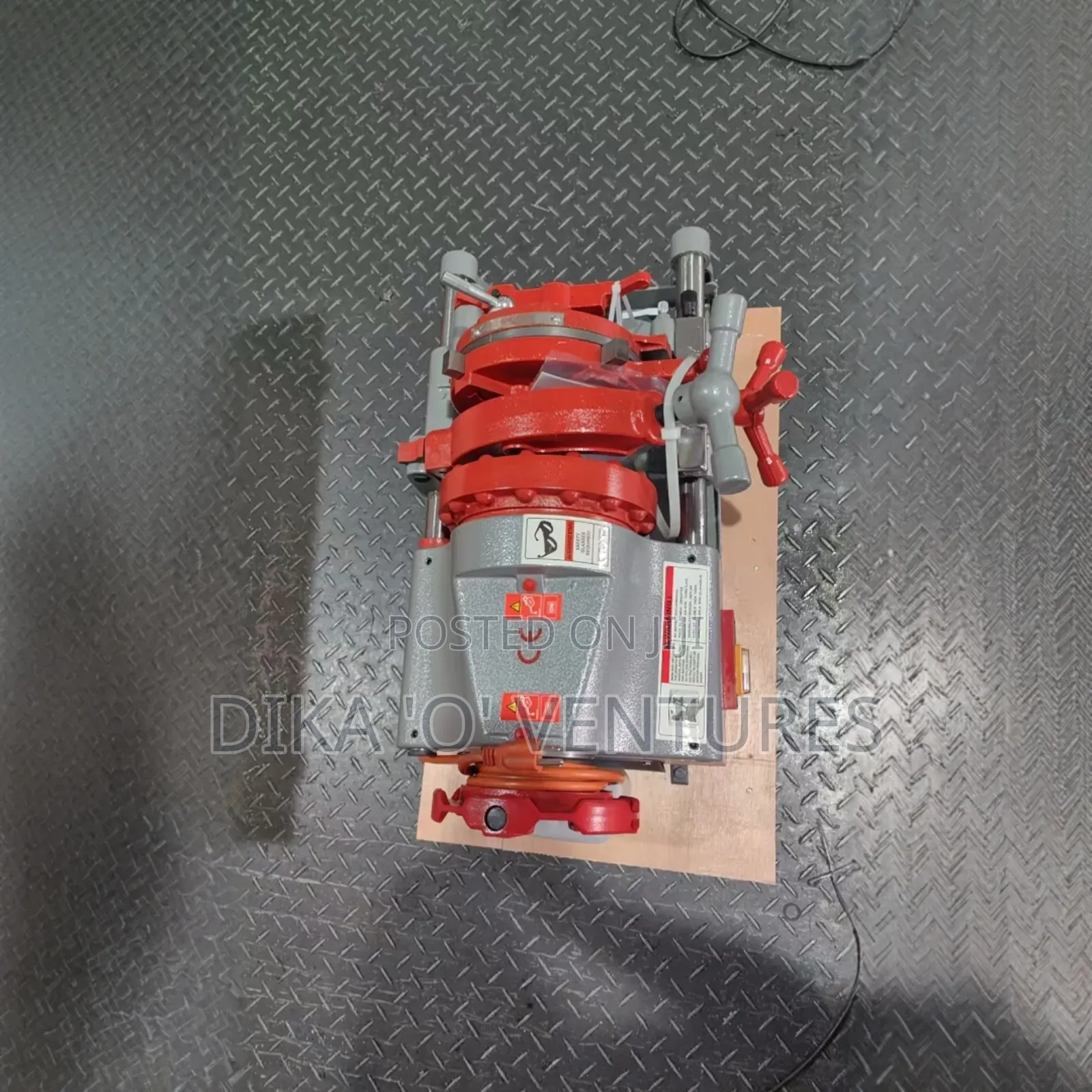 Pipe Threading Machine