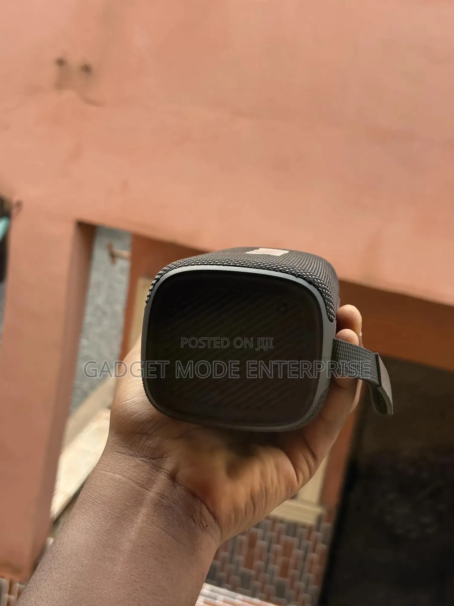 W•Vip-02 Generic, Portable Bluetooth Speaker