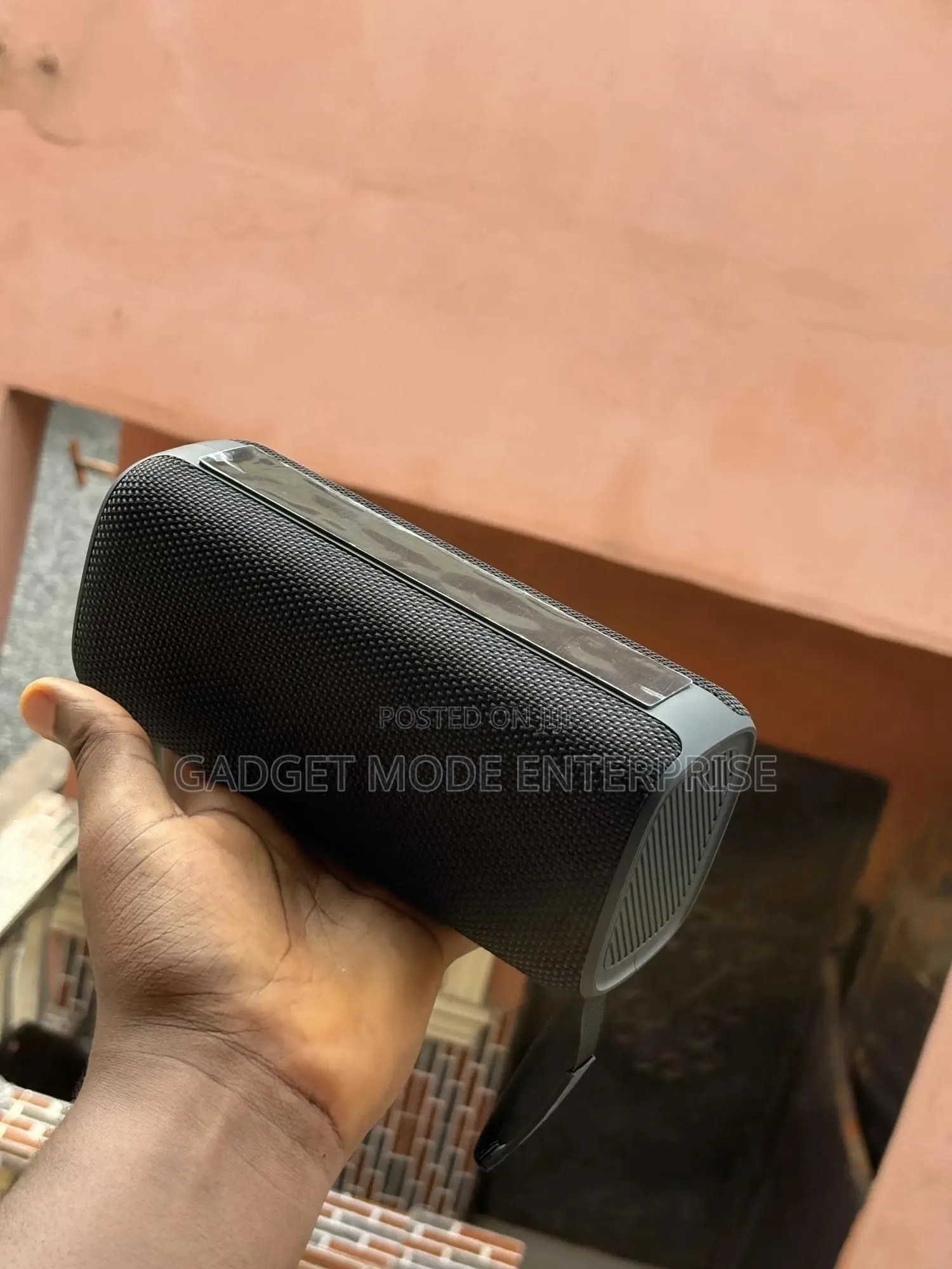 W•Vip-02 Generic, Portable Bluetooth Speaker