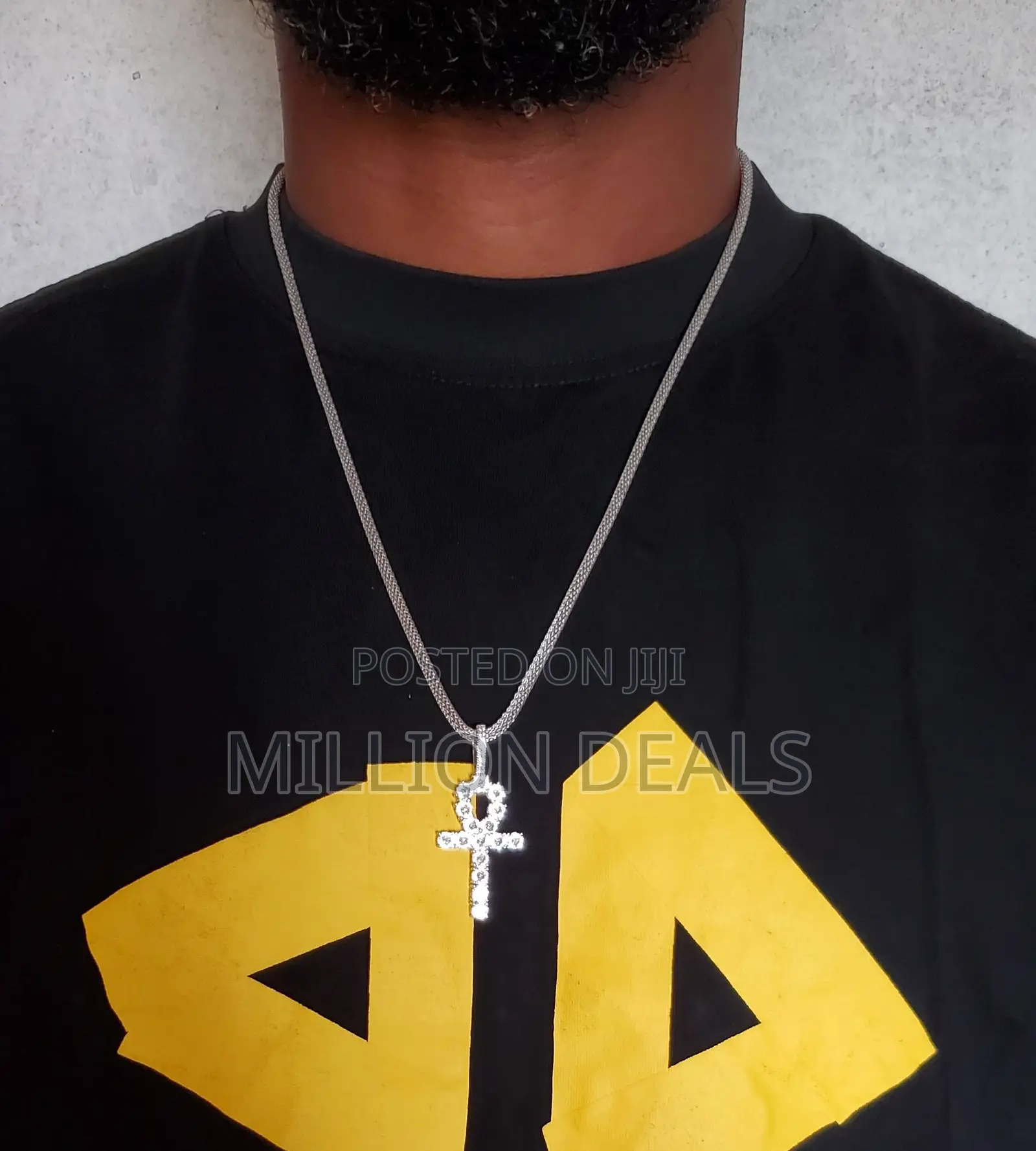 Silver Poised Stylish Men's Neckpiece With Pendant