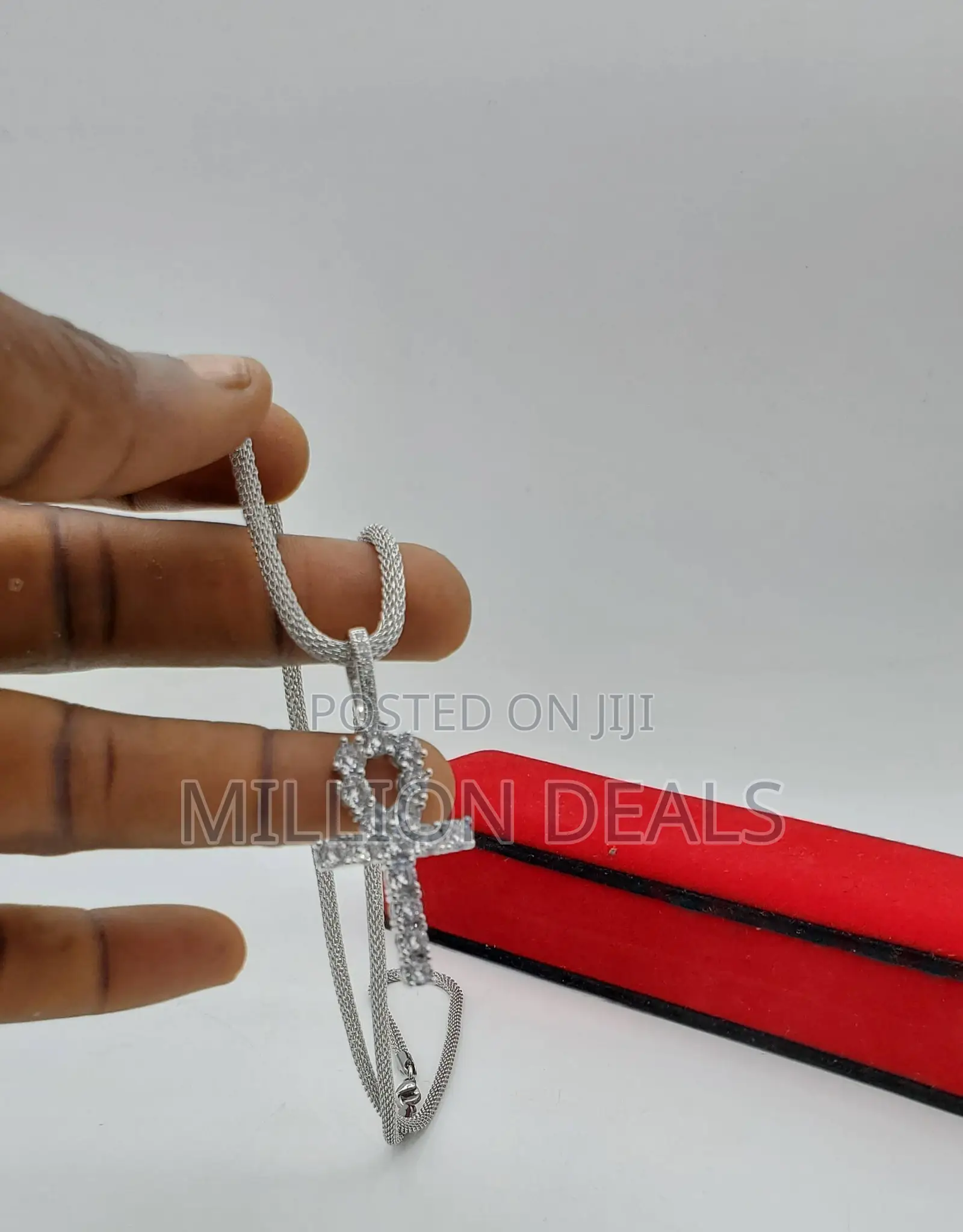 Silver Poised Stylish Men's Neckpiece With Pendant