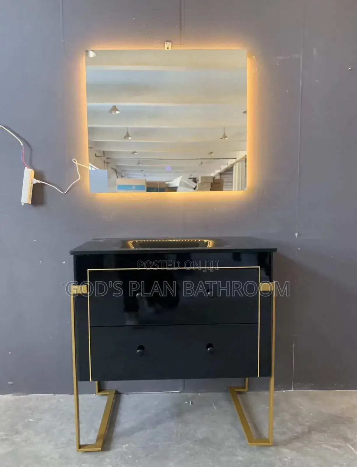 Black/Gold Cabinet Basin With Mirror