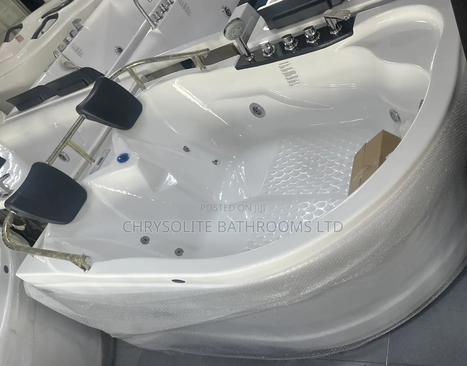 Hydro-massage Jacuzzi Tub