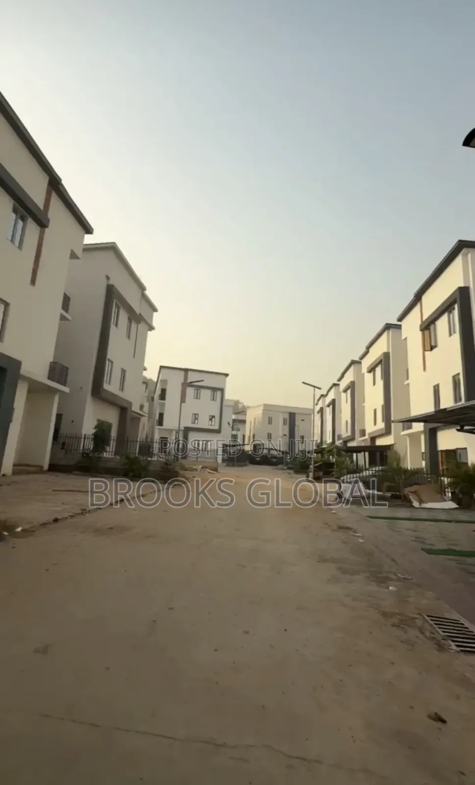 5bdrm Duplex in Kado for sale
