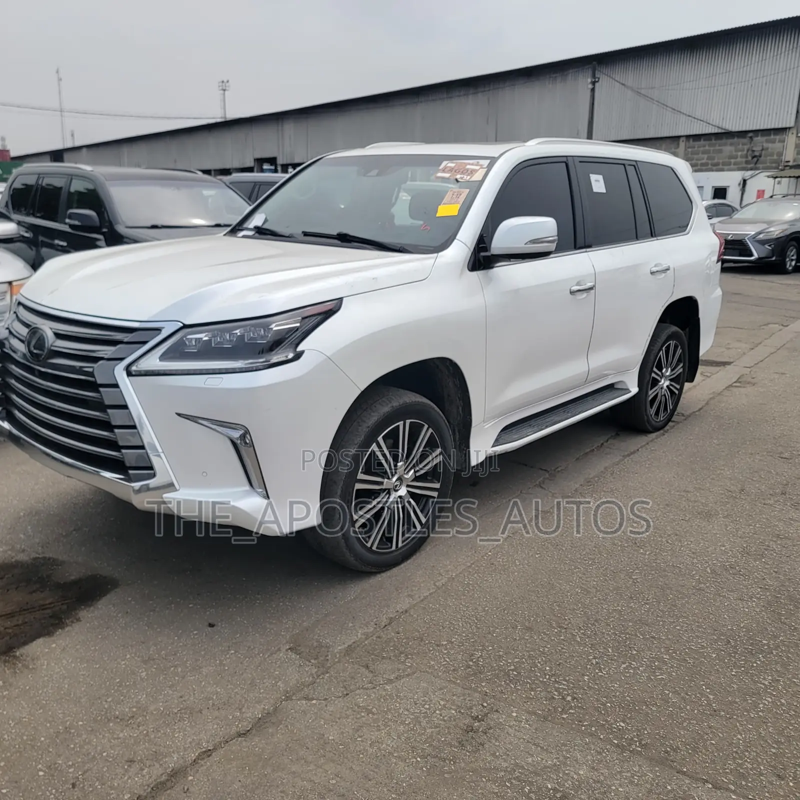 Lexus LX 570 AWD 2019 White