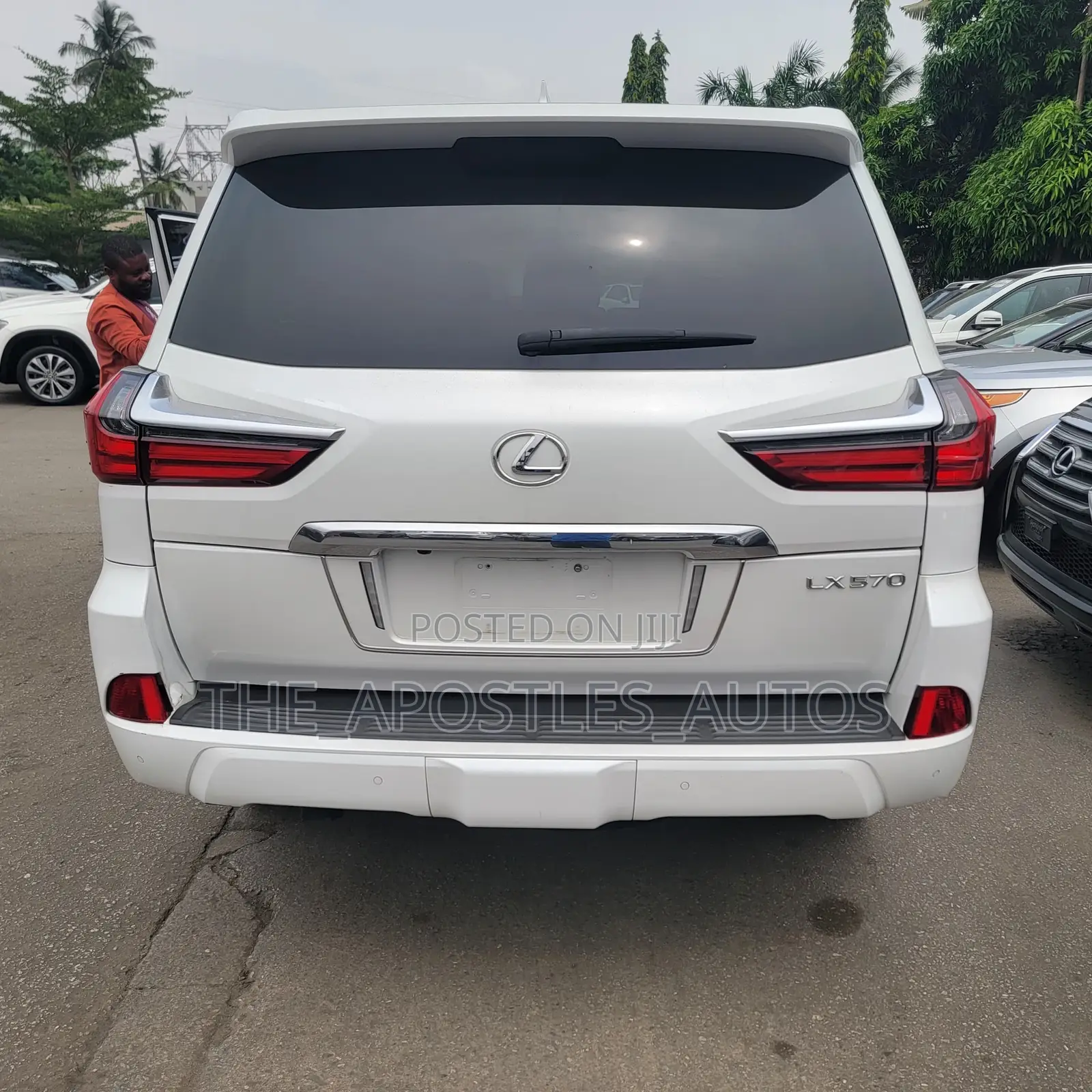 Lexus LX 570 AWD 2019 White