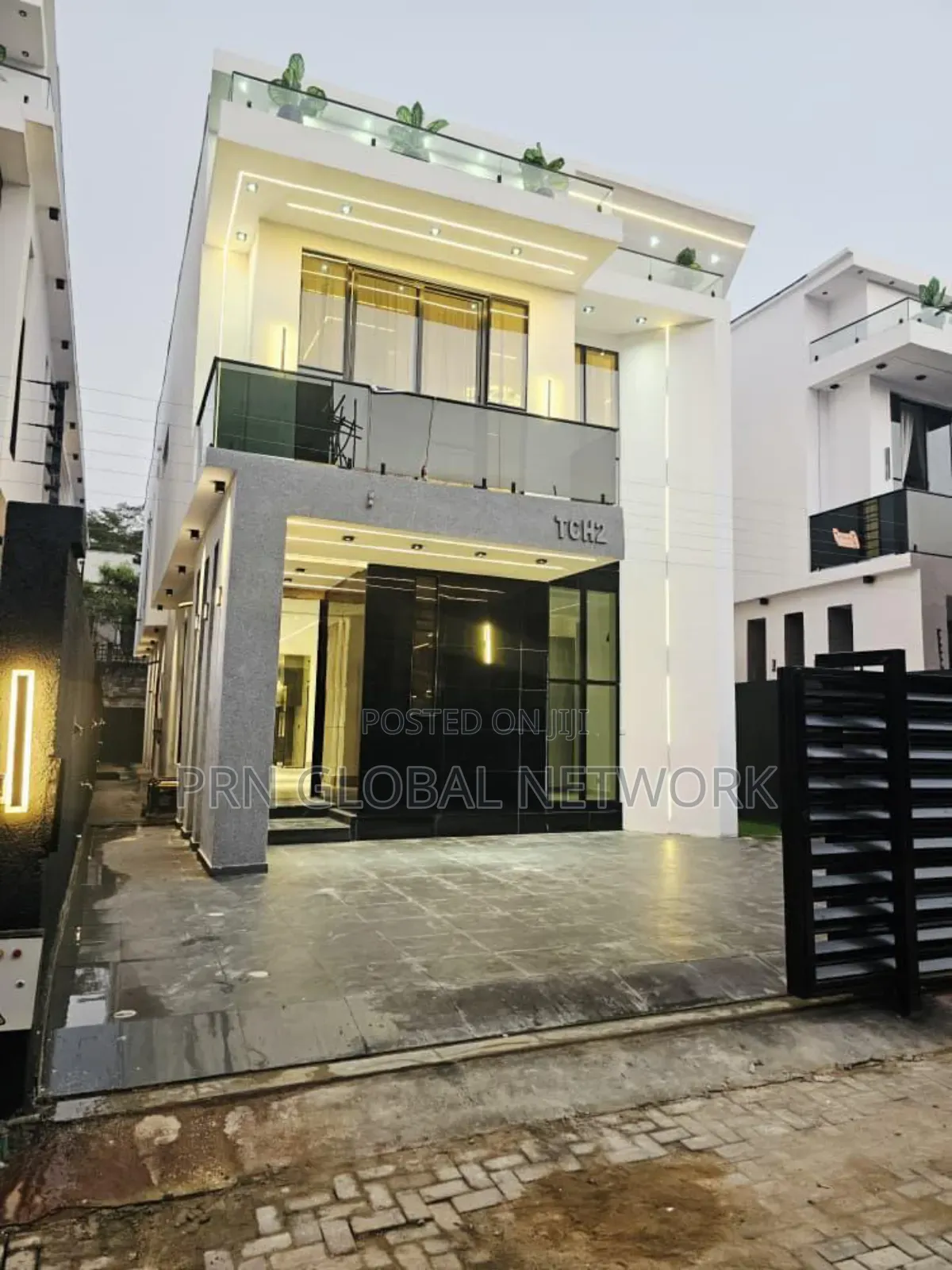 Furnished 5bdrm Duplex in Daffodil Grdens, Chevron for sale