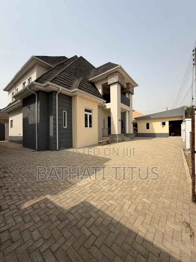 4bdrm Duplex in Kaura for sale