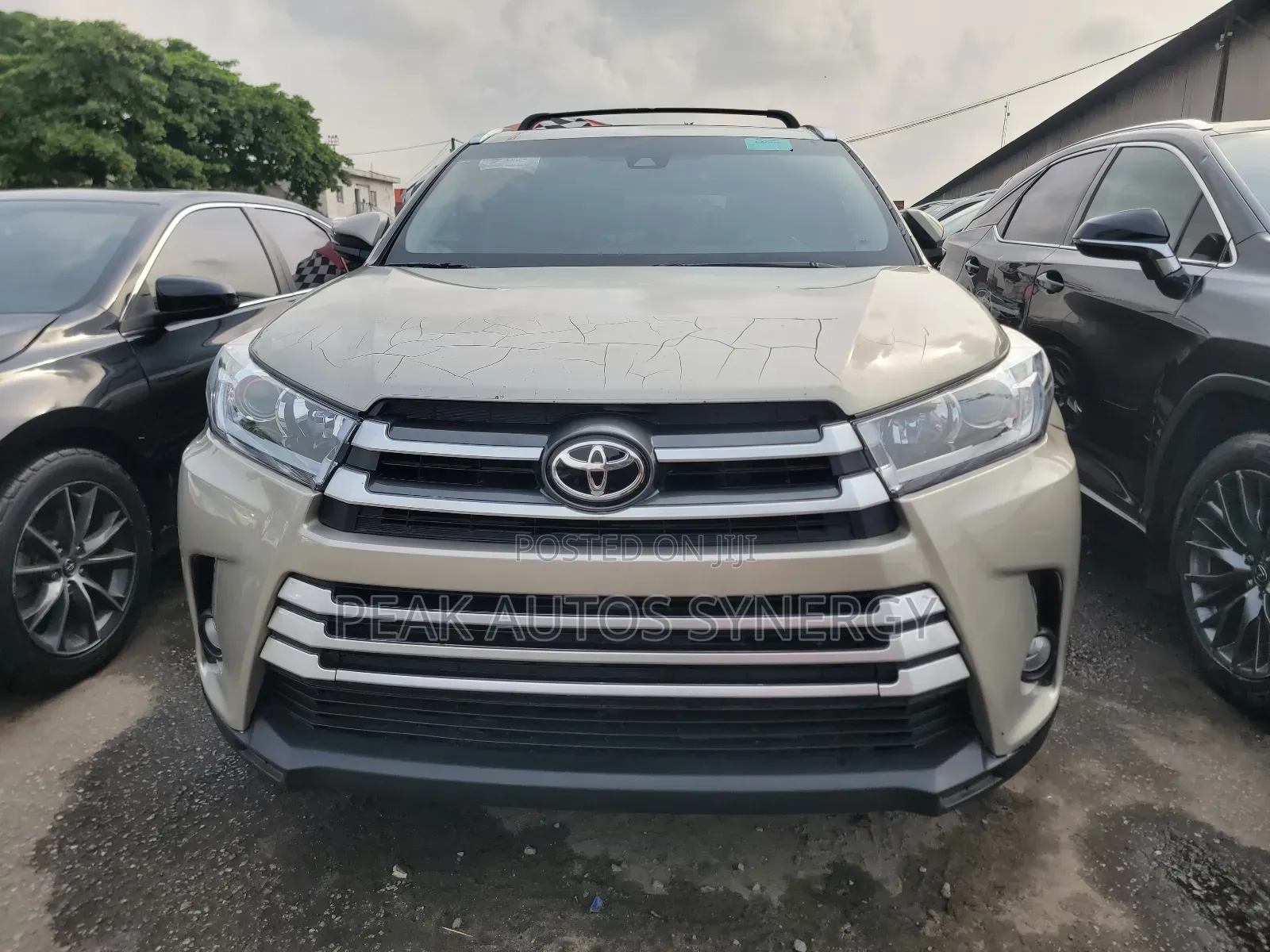 Toyota Highlander Limited Platinum V6 4x4 (3.5L 6cyl 6A) 2016 Gold