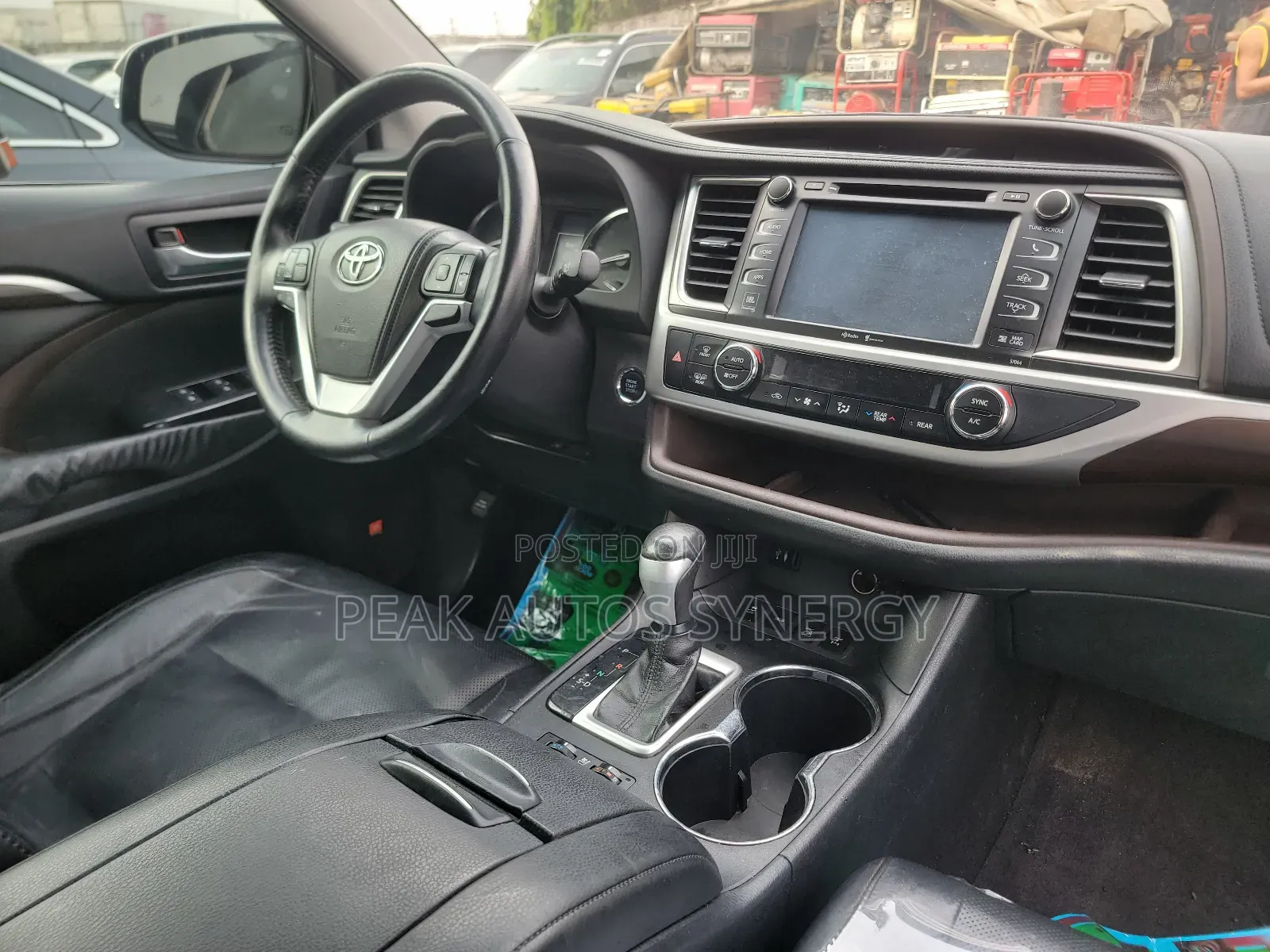 Toyota Highlander Limited Platinum V6 4x4 (3.5L 6cyl 6A) 2016 Gold
