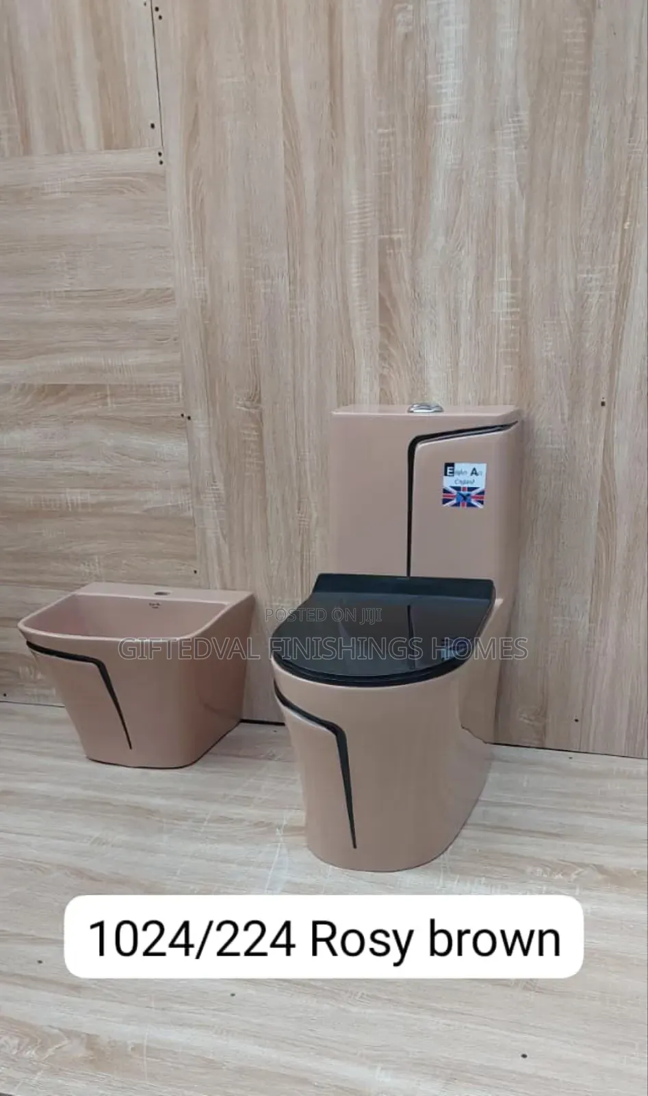 High-Quality England Water Closet Set