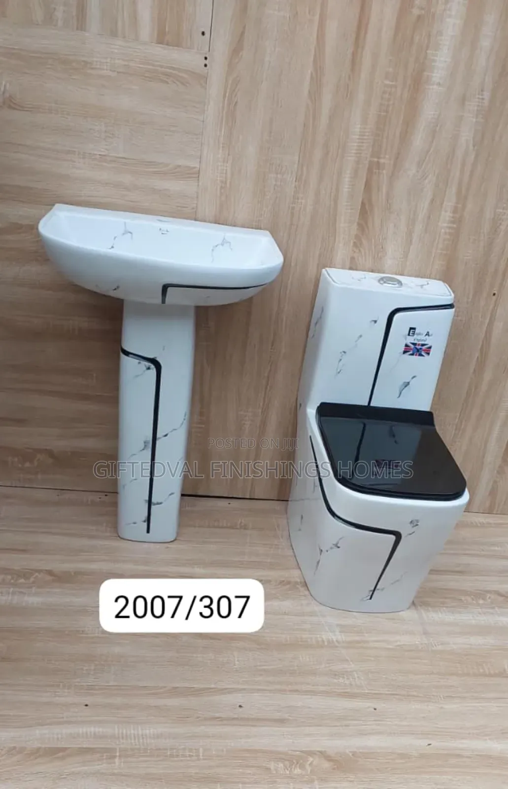 High-Quality England Complete Set Water Closet
