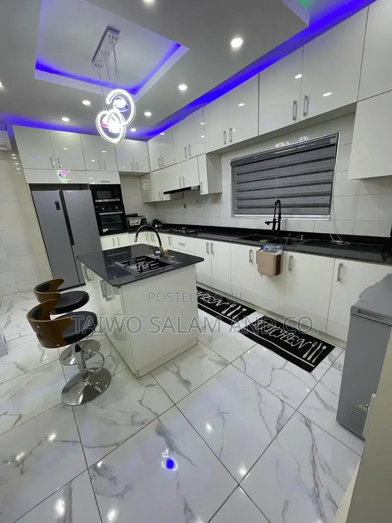 Furnished 4bdrm Bungalow in Eleyele for sale