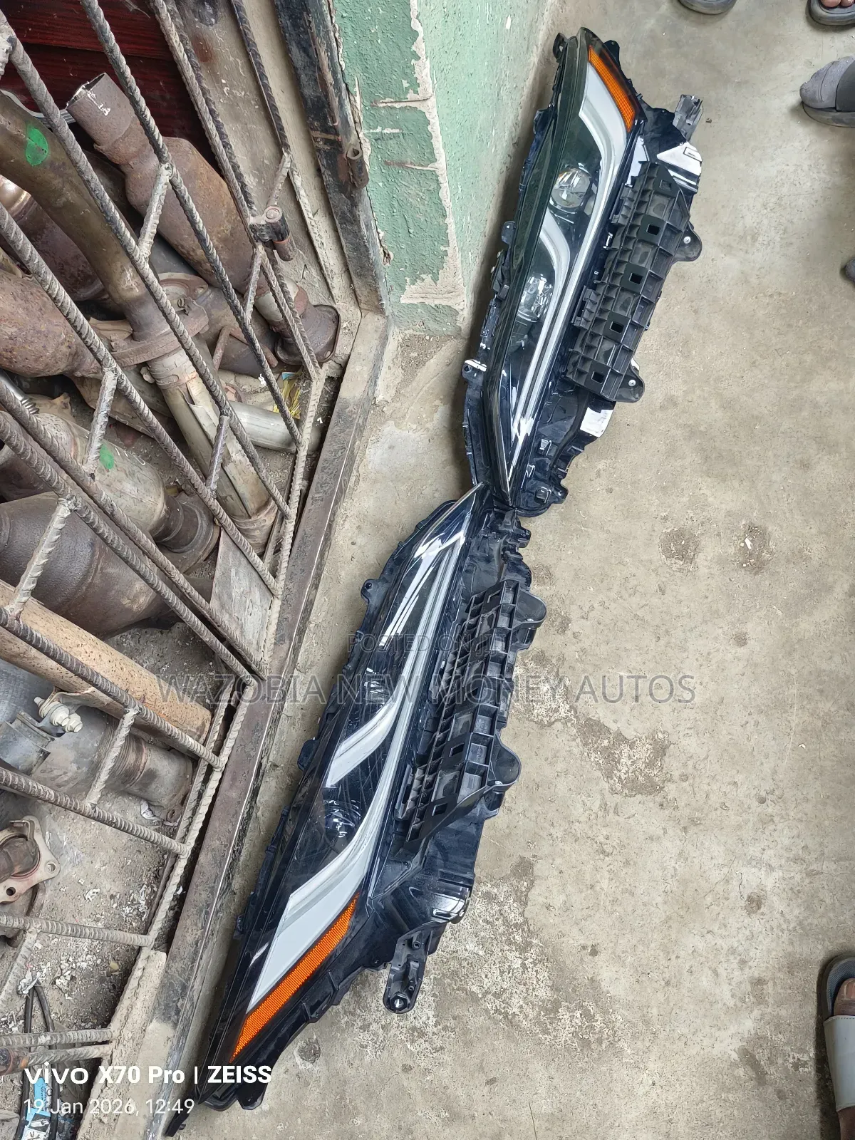 Headlamp Toyota Venza 2020 Set