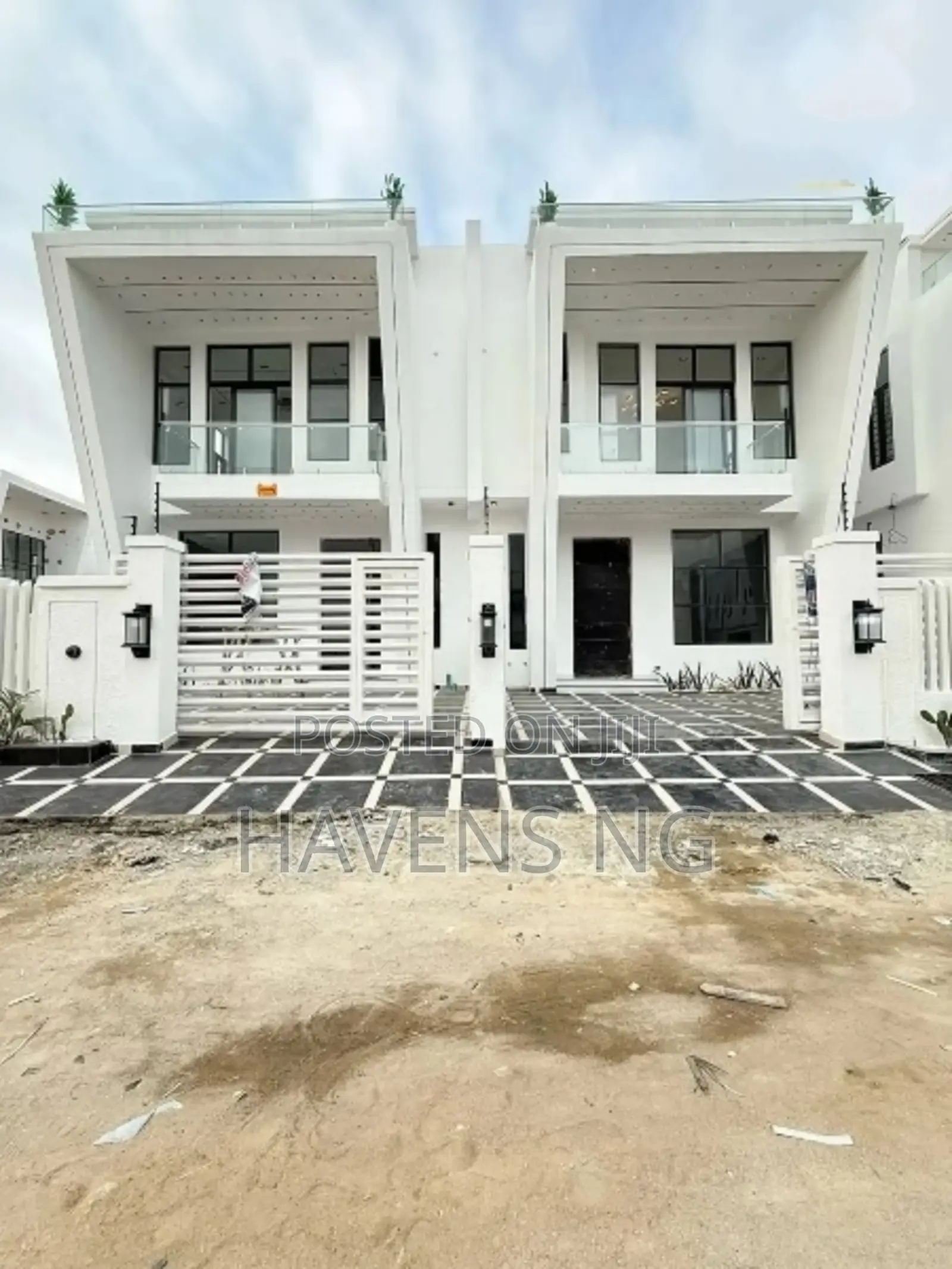 4bdrm Duplex in Lekki Phase 1 for sale