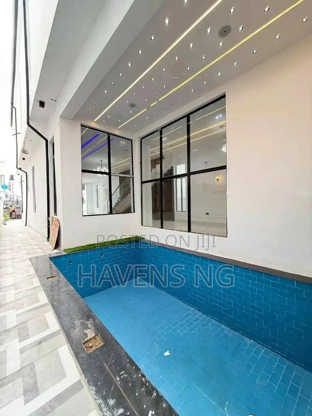 5bdrm Duplex in Lekki Phase 1 for sale