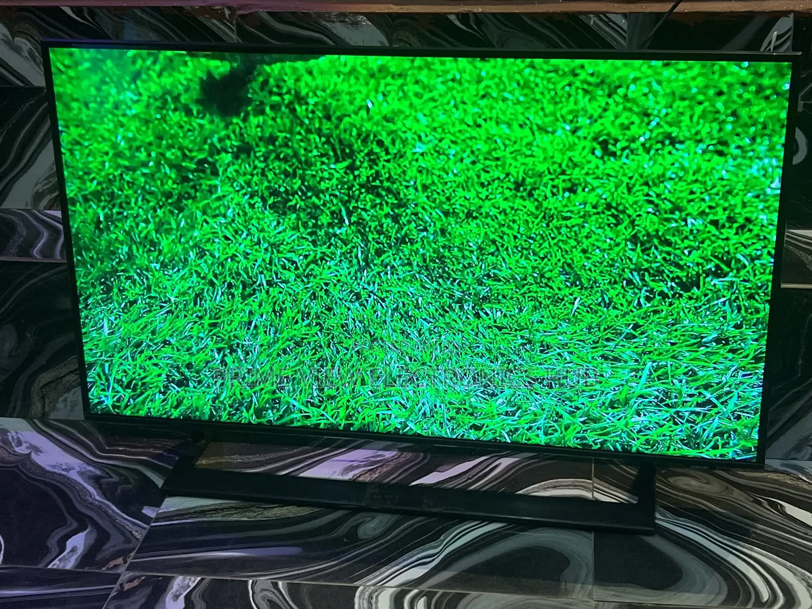 43 Inches Qled Samsung Smarttv