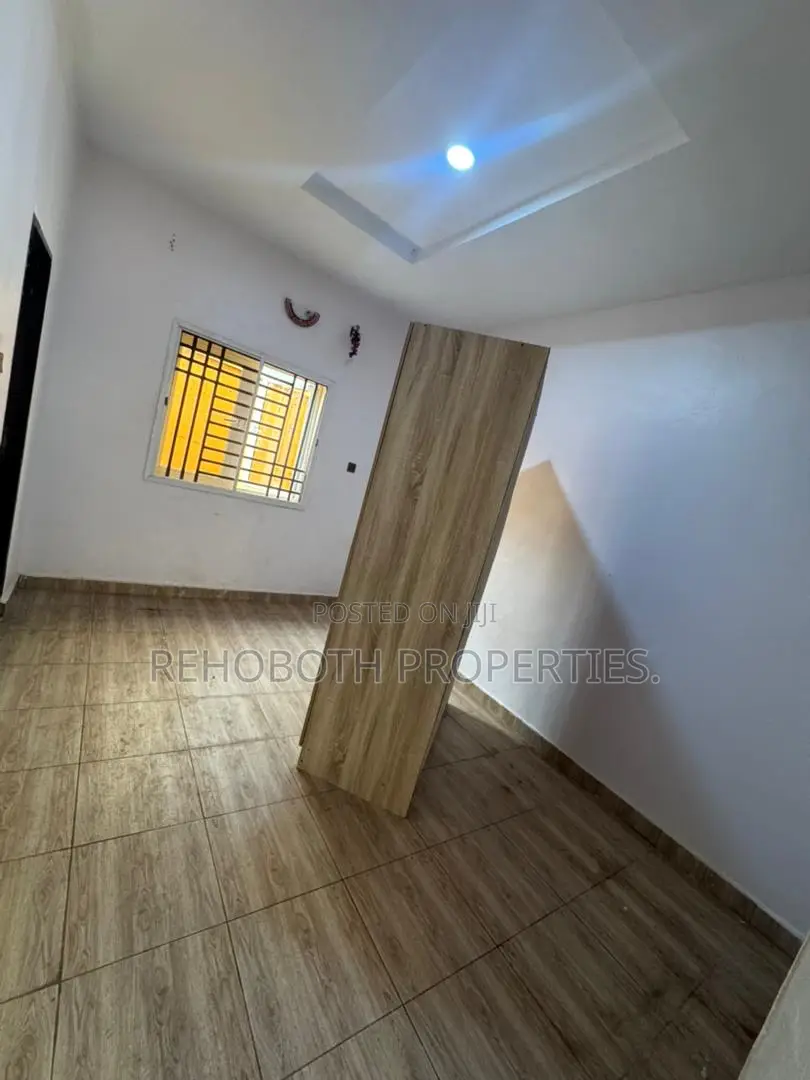1bdrm Apartment in Oluyole for rent